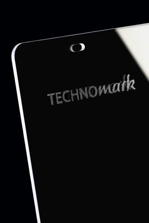 Marquage micro percussion plexiglas