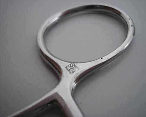 traçabilité et marquage laser sur matériel médical datamatrix